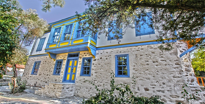 Muğla tarihine ve kültürüne sahip çıkıyor.