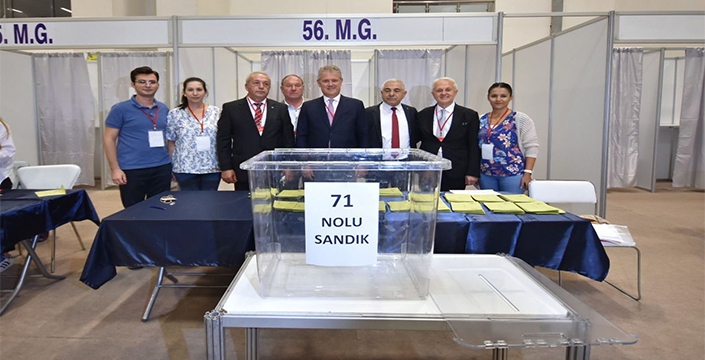 İZTO’da 10 bin 978 üye sandık başına gitti