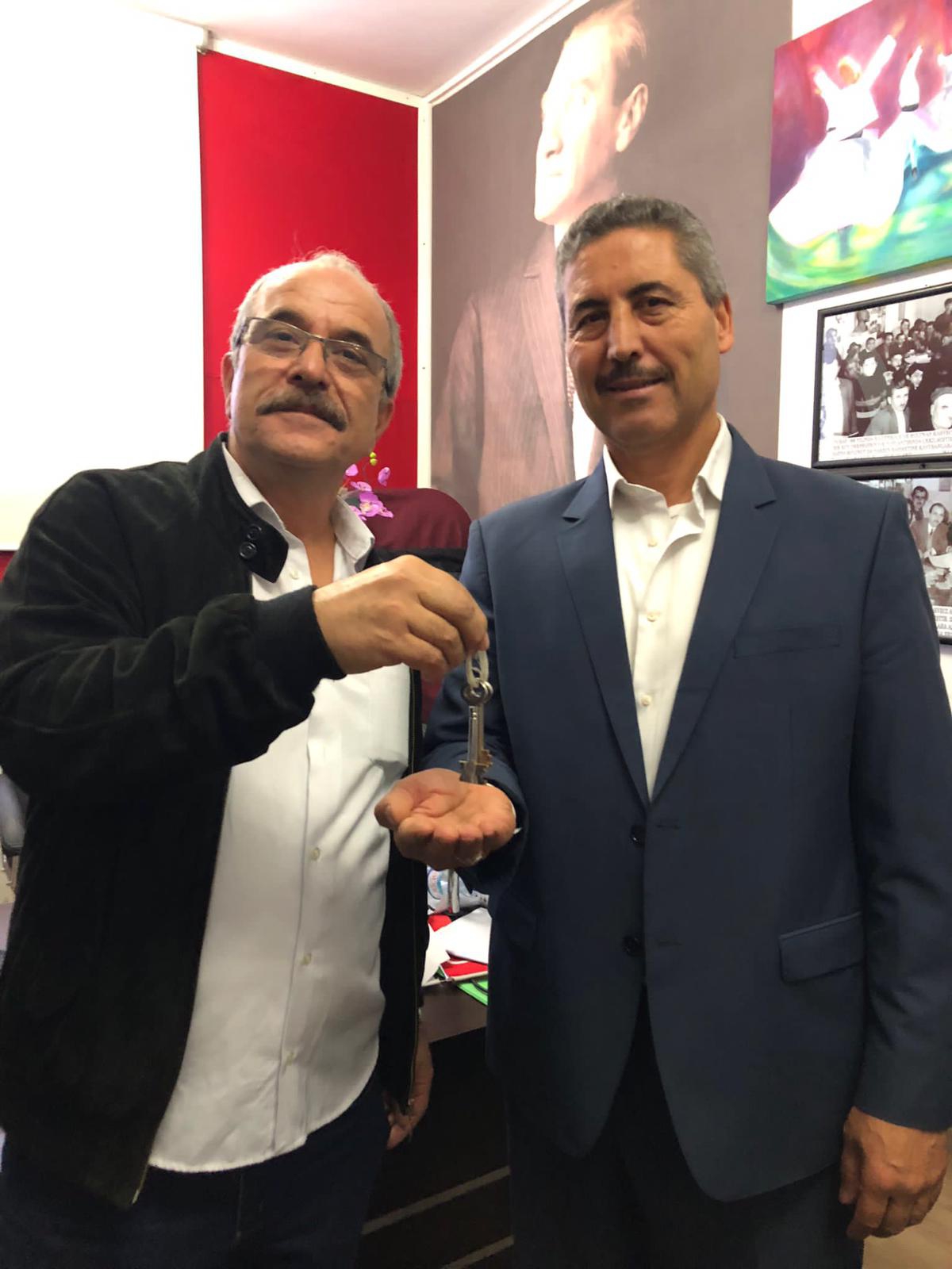 Konya Hasanşeyhliler Derneği'nde bayrak el değiştirdi.