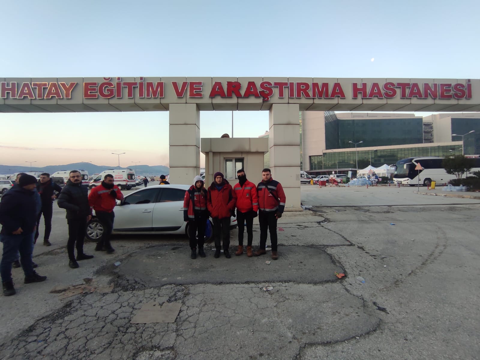 Başkan Eriş deprem bölgesinde