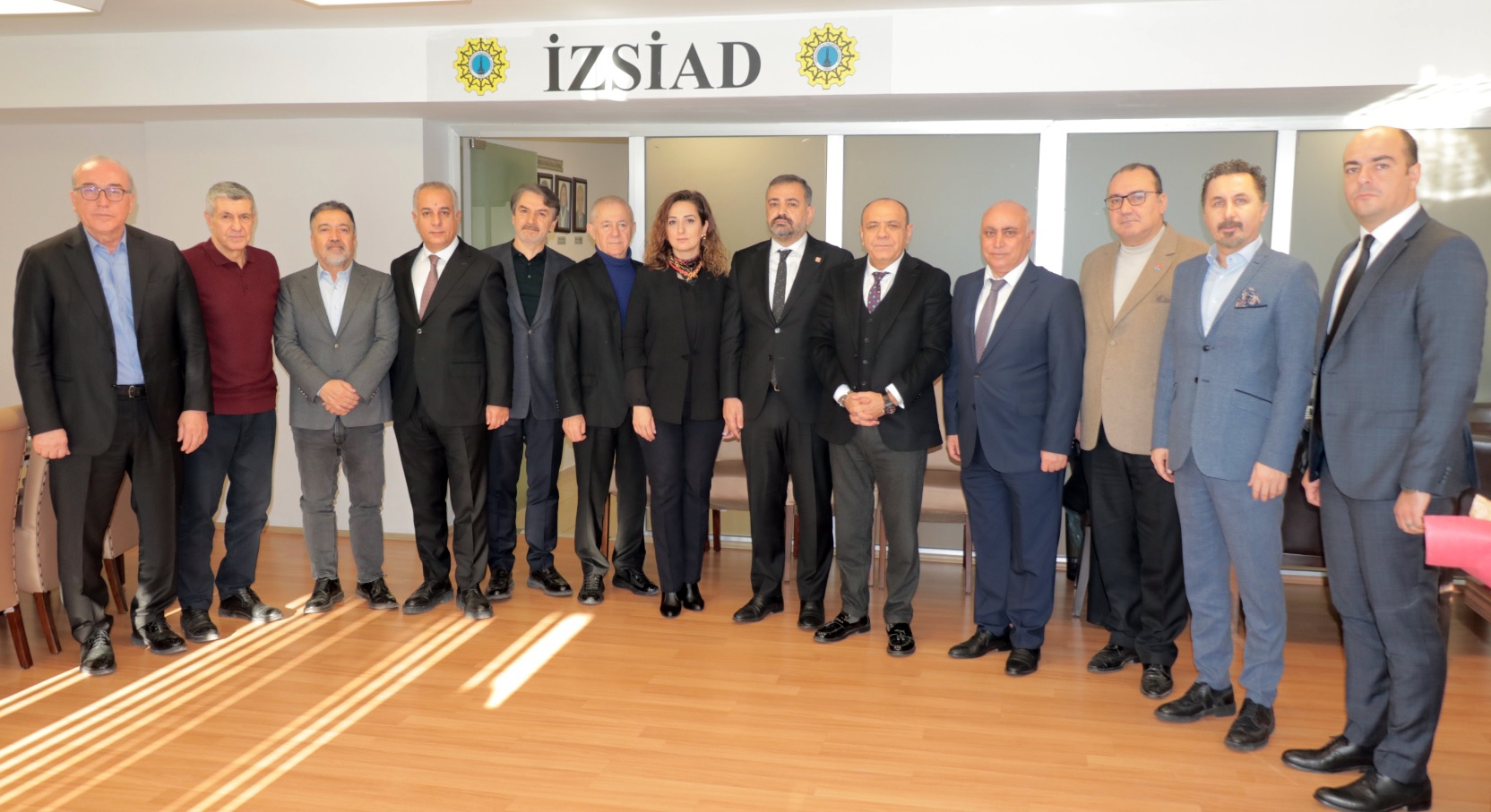 İZSİAD’a CHP İzmir İl Başkanı Aslanoğlu ziyareti