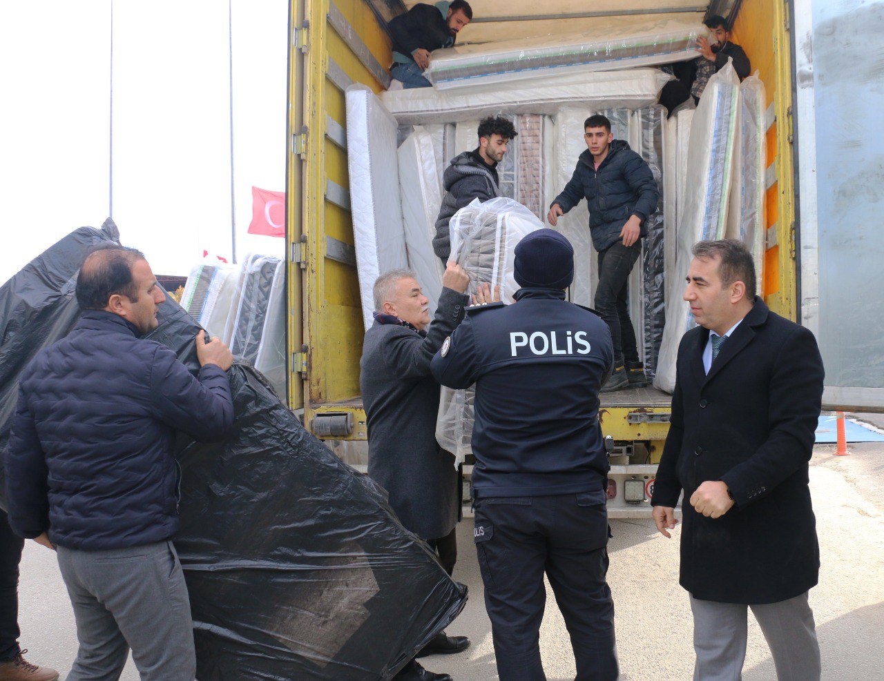 TTO’dan Adana’ya 2 tır yardım gönderildi