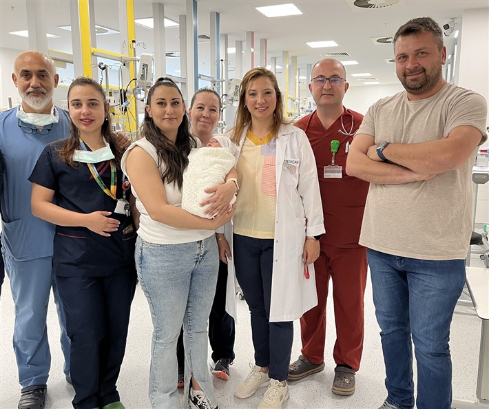 Akça Bebeğe Medicana’dan Şifa Eli