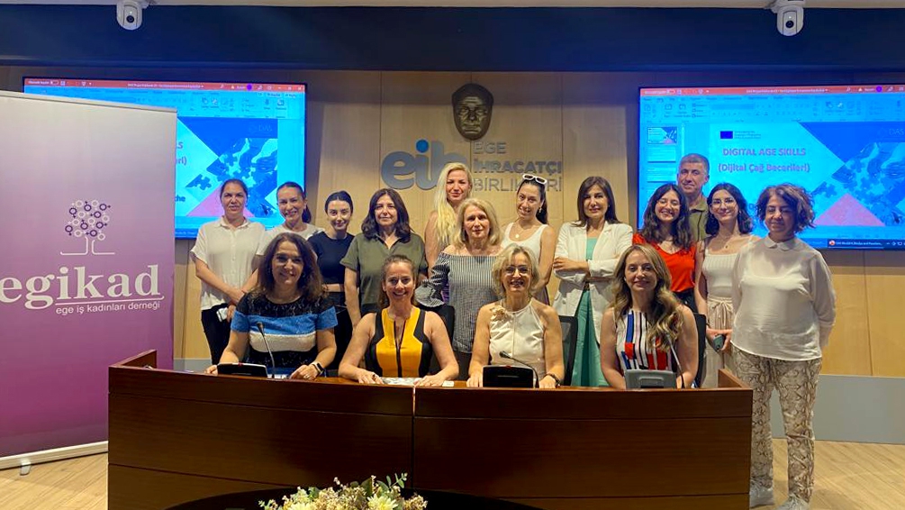 EGİKAD kadınların dijital becerilerini geliştiriyor
