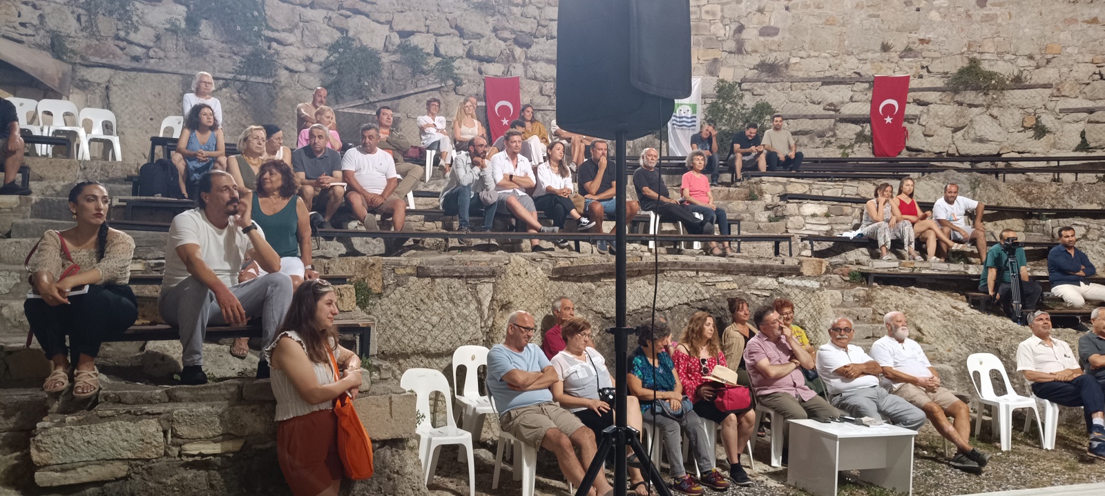 FOÇADA ERSİN DOĞER’DEN ANTİK DÖNEMDE BAĞ VE ŞARAP SÖYLEŞİSİ