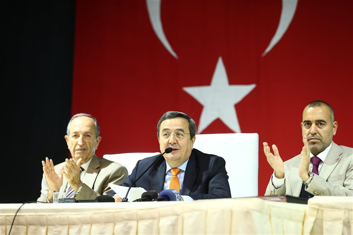 BAŞKAN BATUR İZMİR BÜYÜKŞEHİR’E ADAY ADAYLIĞINI ÖRGÜTÜYLE PAYLAŞTI
