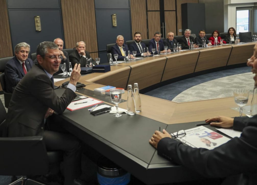 BRTK Heyetinin ,CHP Lideri Özel'e Nezaket Ziyaretinde Balkan Brifingi!