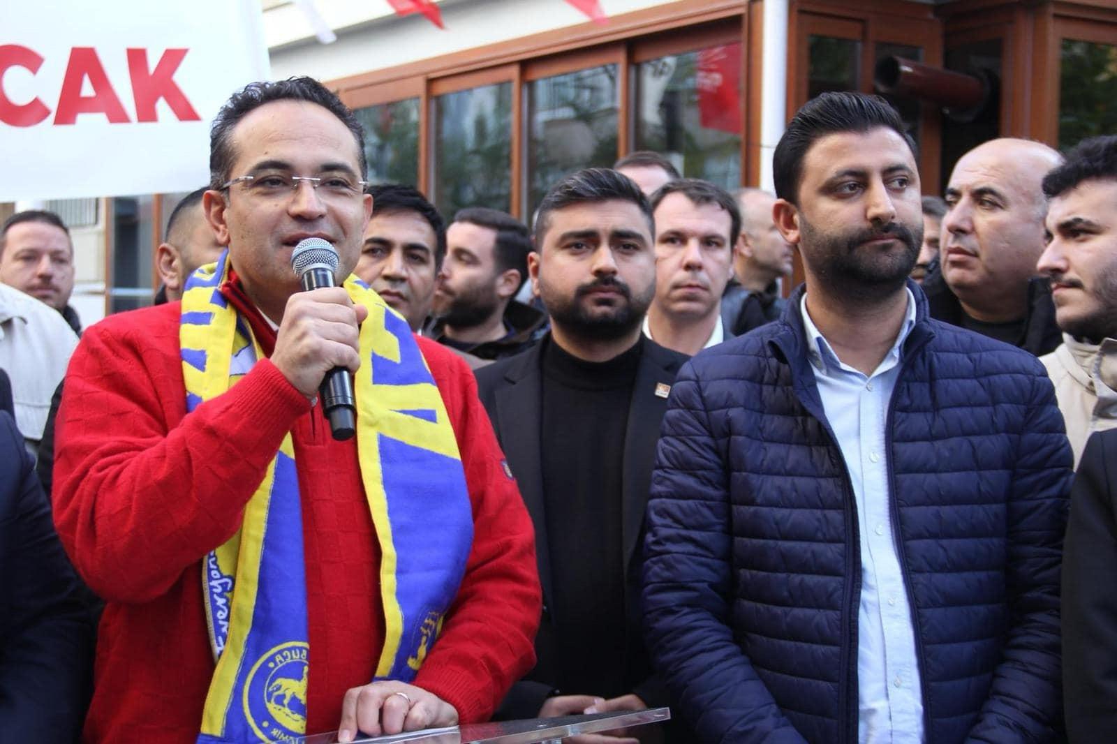 Buca ‘Olgun Atila’yı Bağrına Bastı