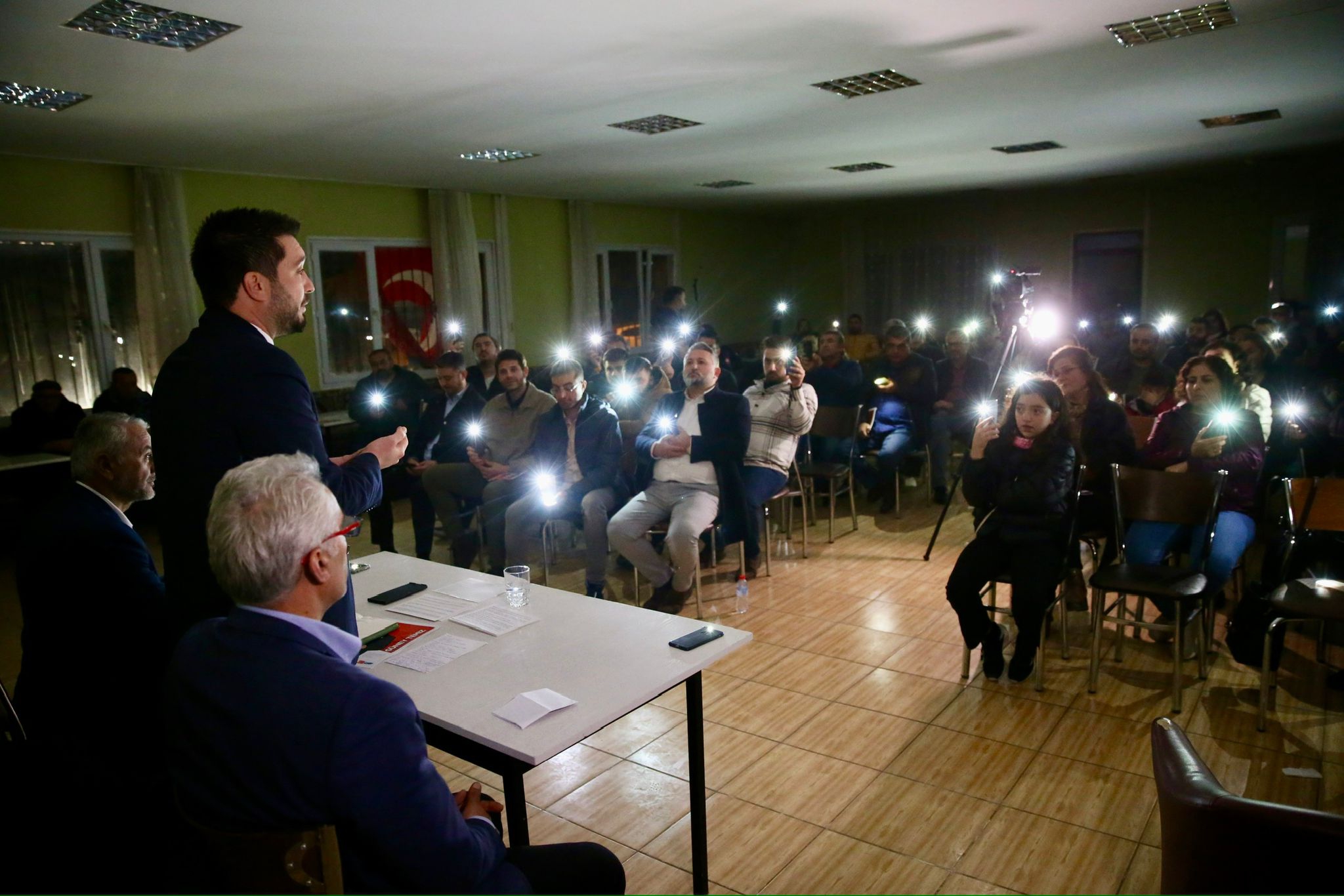 Elektrik kesintisi Güney Temiz’i durduramadı
