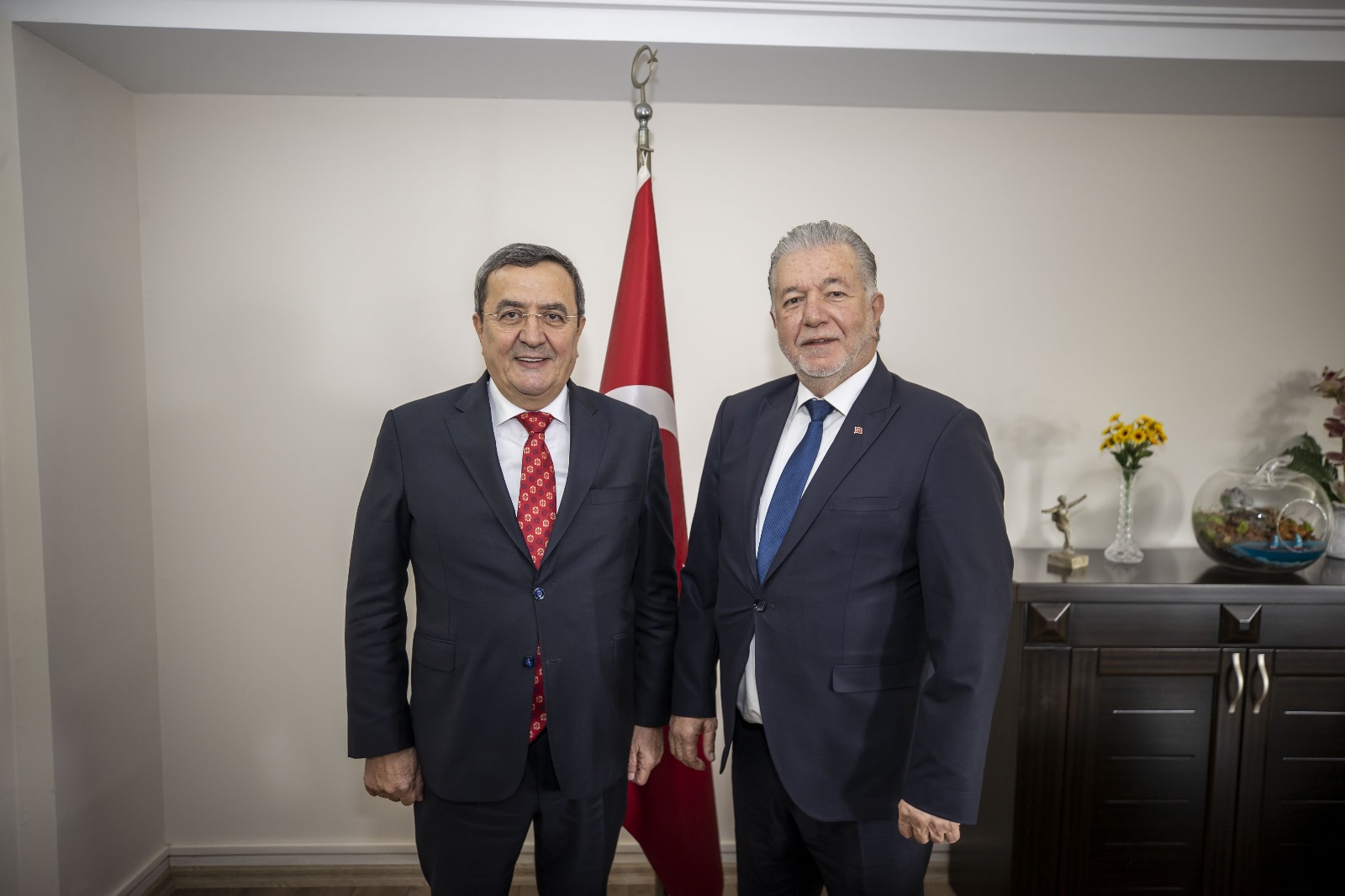 Esnaf da Başkan Batur’un yanında