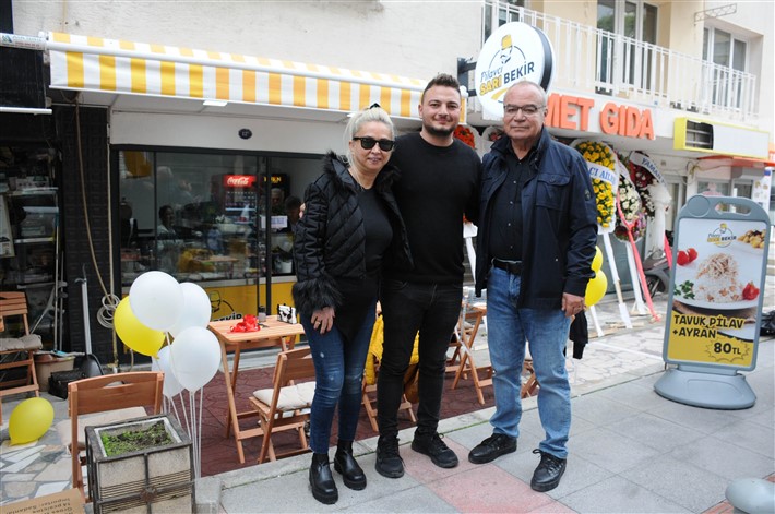 “Geleneksel yemeğimiz” dediler, pilavcı açtılar