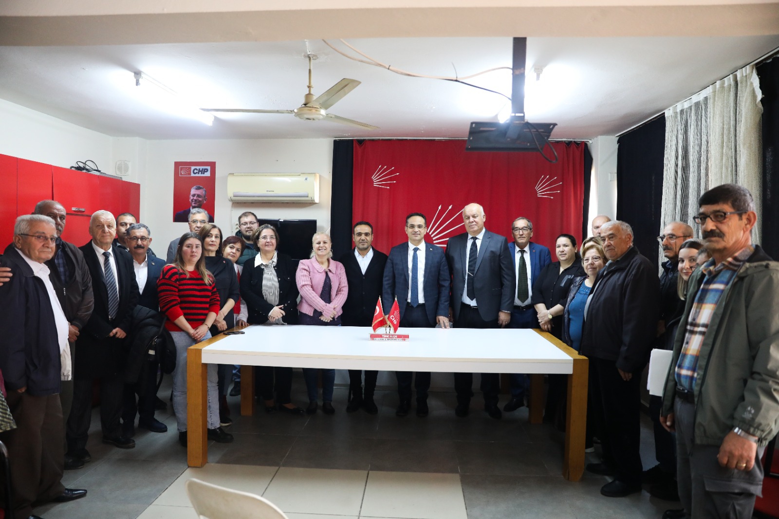 Hiç bir zaman makamda oturan bir belediye başkanı olmadım