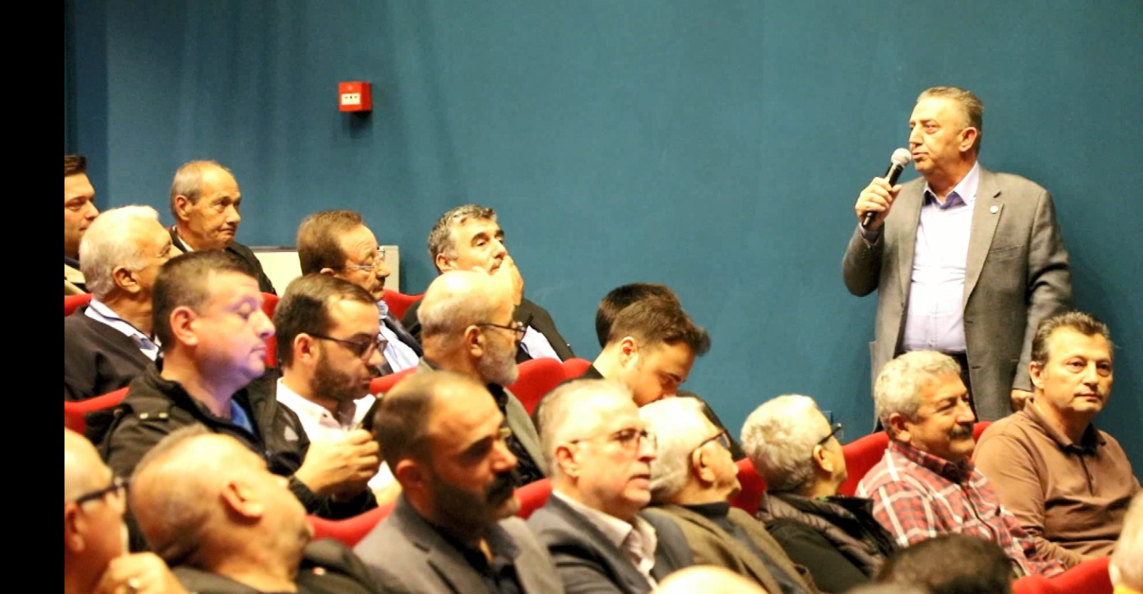 Urla esnafı yerel yönetimde içinden birini istiyor