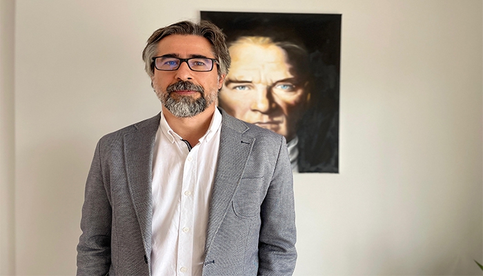 Zafer Doğan Bayraklı'ya hizmet için bende varım dedi