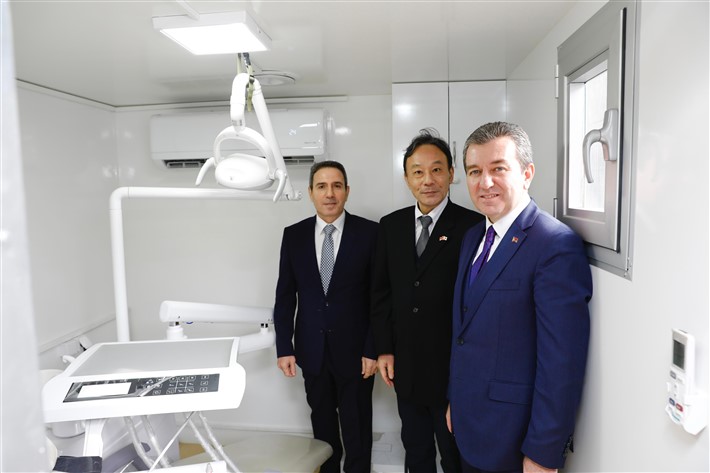 Bergama Belediyesi, Japonya Hükümeti’nin Hibe Programıyla Gezici Diş Sağlığı Aracı Aldı
