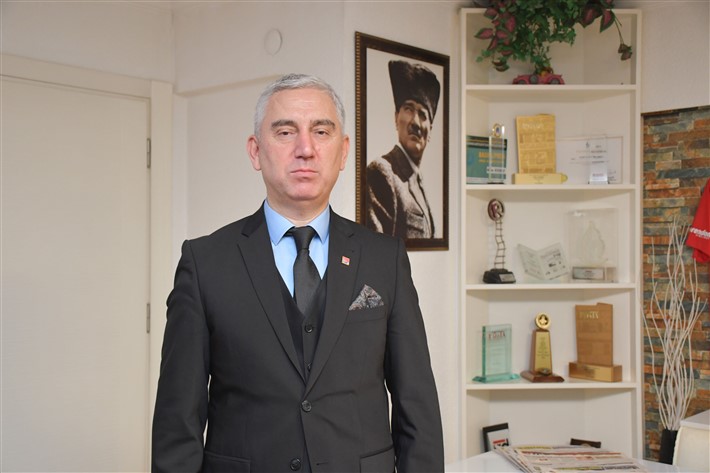 CHP Bergama’da Sürpriz Aday: Prof. Dr. Tanju Çelik