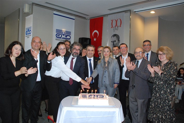EMD İzmir Şubesi’nden Coşkulu Kutlama