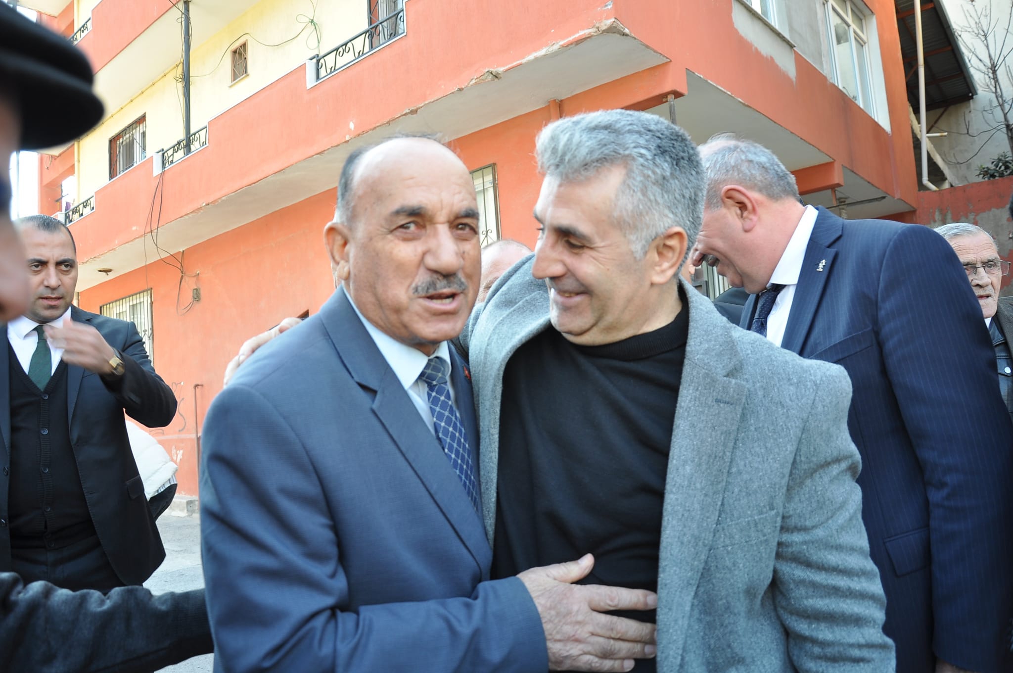 Karabağlar bizim evimiz, biz de evimiz güzel olsun istiyoruz