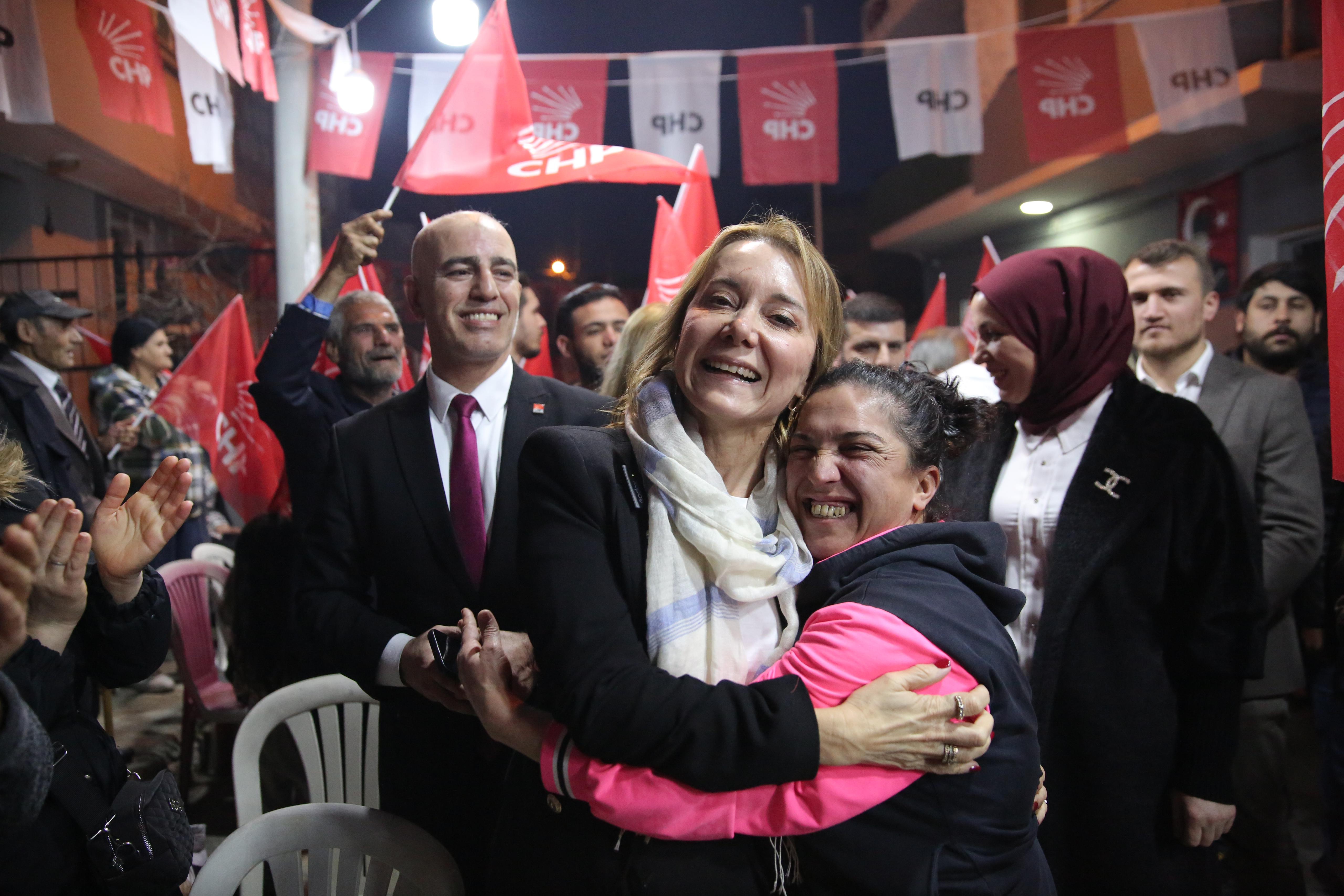 Mutlu’dan Konak’ta halk buluşması