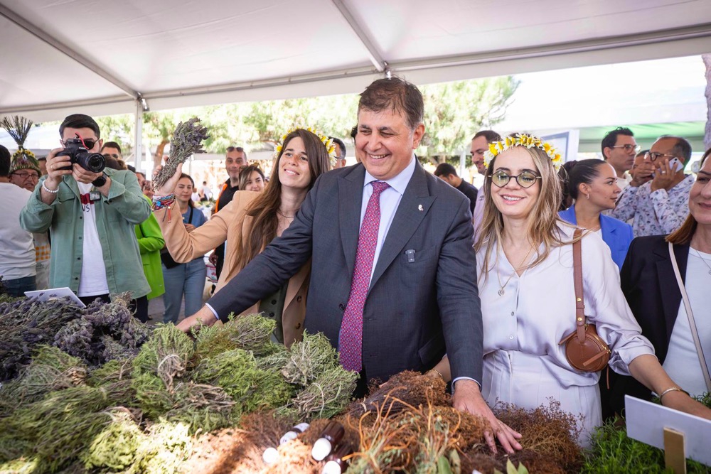 Alaçatı'da Otların Şöleni: Ot Festivali Başladı