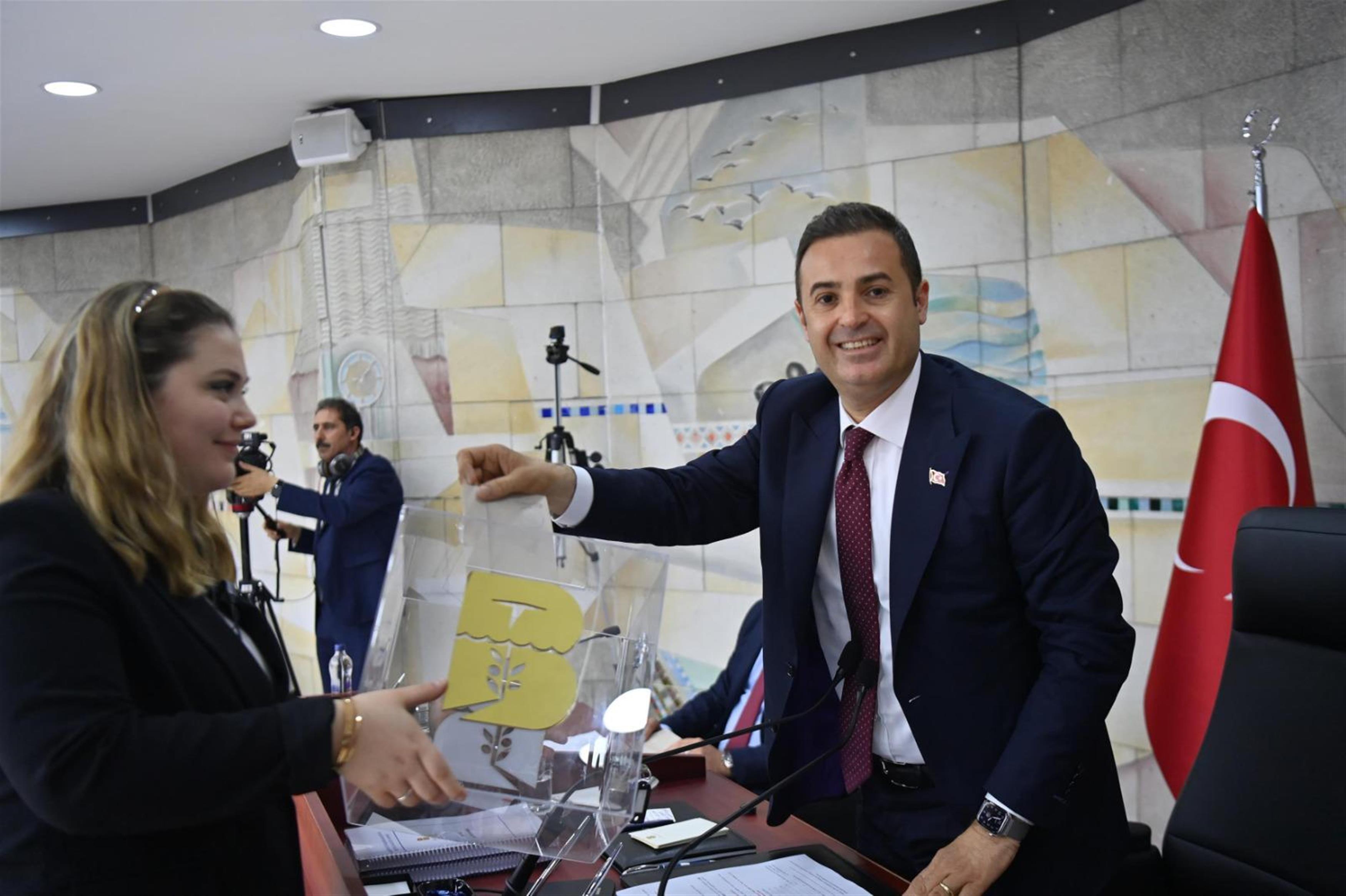 Balıkesir'e İstiklal Madalyası Hedefi: Başkan Akın ve Meclis Üyeleri Omuz Omuza