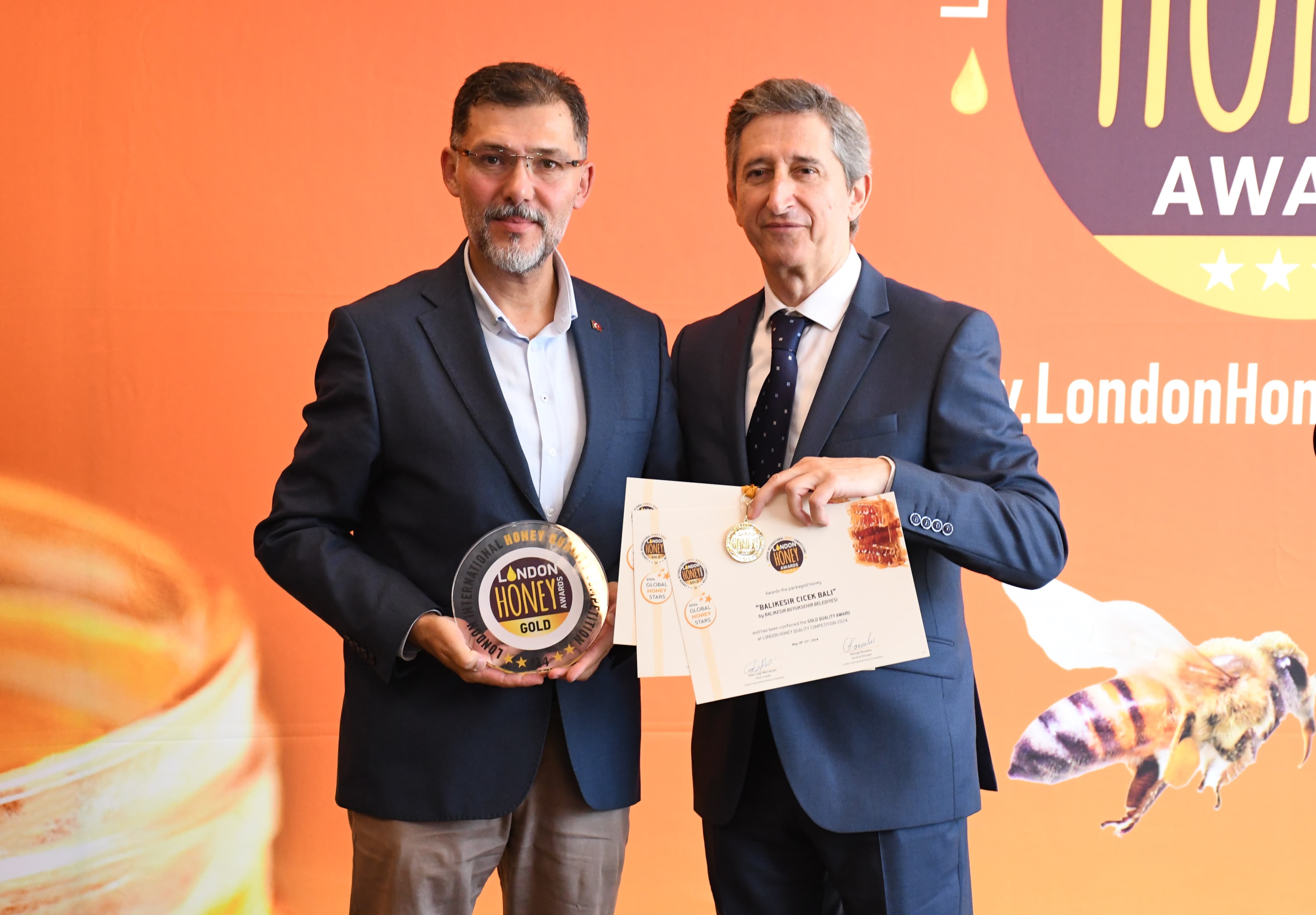 Balıkesir’in Balları Londra’dan Altınla Döndü