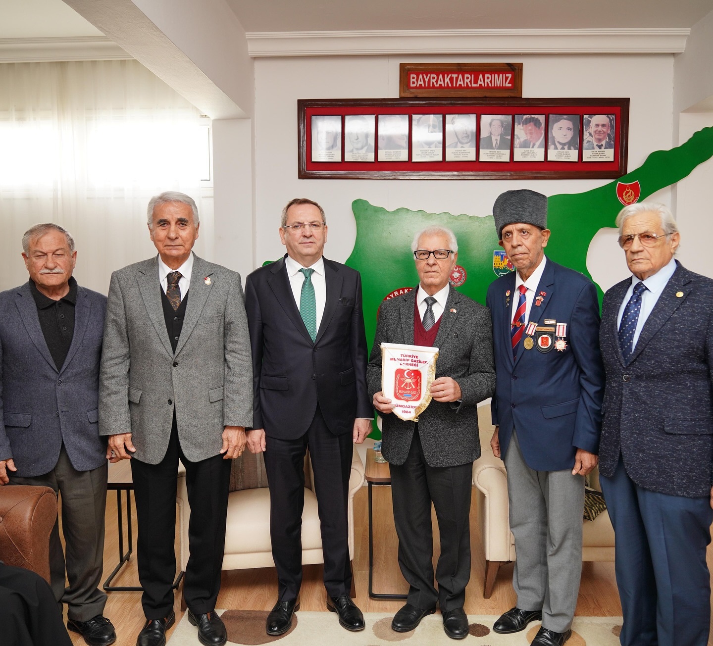 Kıbrıs Barış Harekatı’na katılan Ayvalıklı Gaziler 51 Yıl Sonra Yavru Vatan’da…
