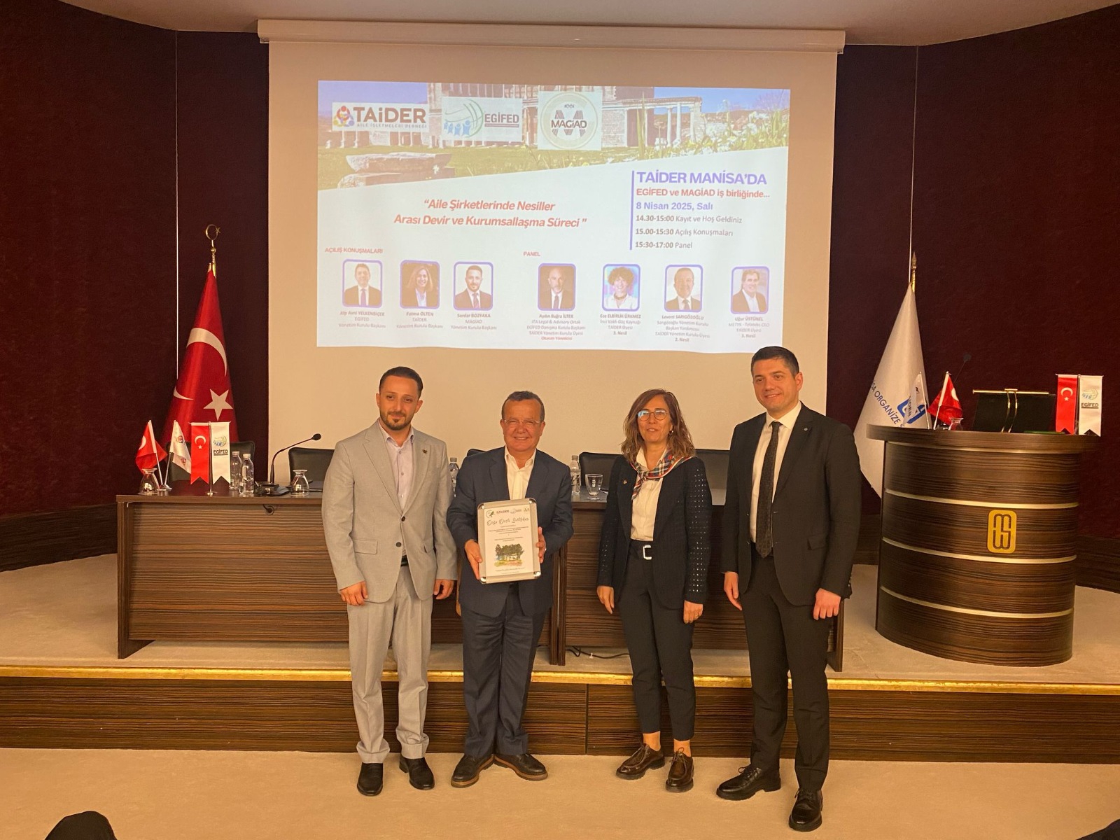 Manisa'da Aile Şirketleri Paneli: Kuşaklar Arası Devir ve Kurumsal Dönüşüm Konuşuldu