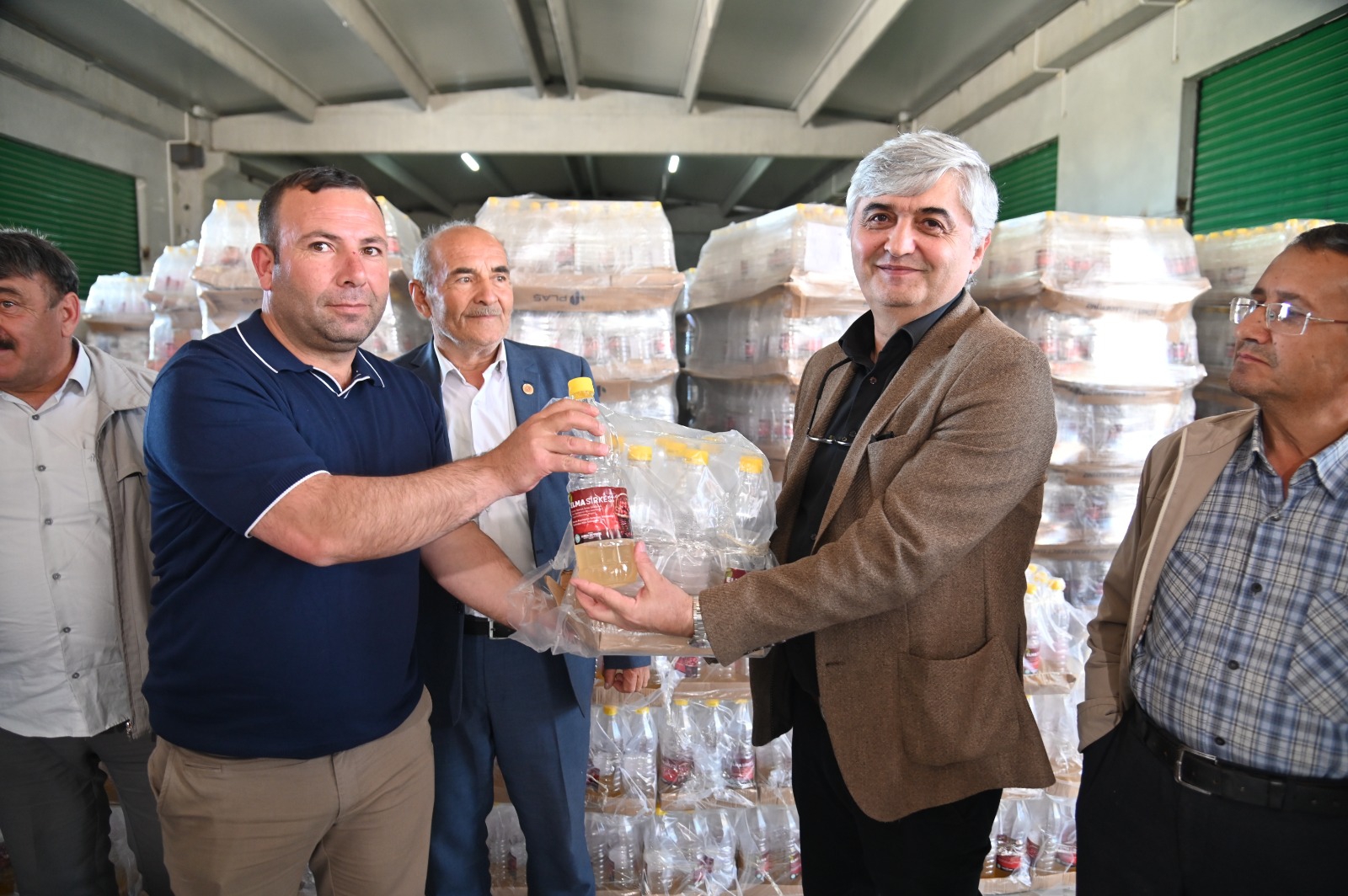 Manisa Büyükşehir’den Kiraz Üreticisine Sirke Sineğiyle Biyoteknik Mücadele Desteği