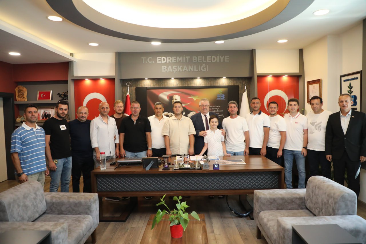 Edremit Belediye Başkanı Mehmet Ertaş, Kurban Bayramı’nda Birlik ve Beraberlik Mesajı Verdi