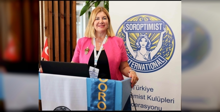 Akademiden Kariyere: Genç Kadınları Profesyonel Hayata Hazırlayan Model
