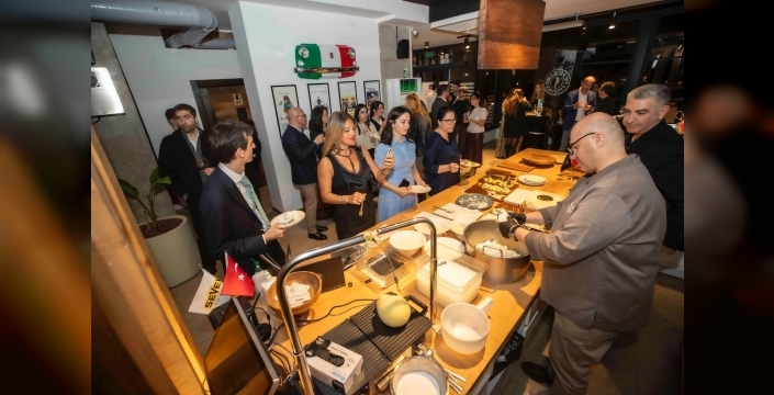 İzmir'de İtalya Rüzgarı! Apericena Konseptiyle Gastronomi ve Kültür Köprüsü Kuruldu