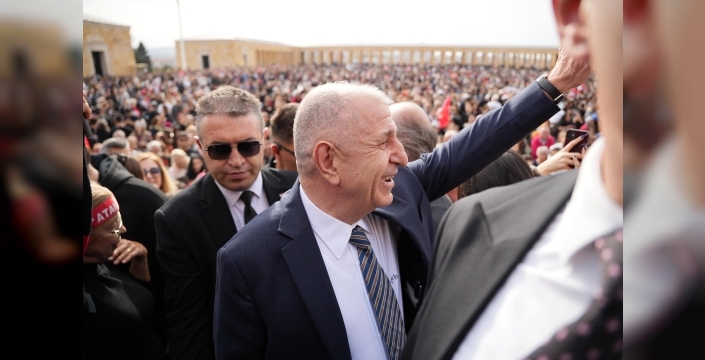 Zafer Partisi 10 Kasım'da Anıtkabir'deydi: Özdağ'dan 'Devrim' Vurgusu