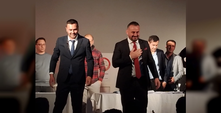 Foça Esnafı Kararını Verdi Sedat Özdemir Rekor Oyla Yeniden Başkan