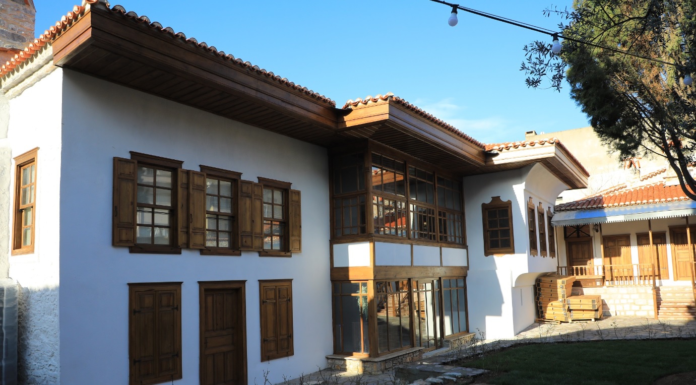 Ağa Bahçesi Konağı’nı aslına uygun olarak yeniledi.