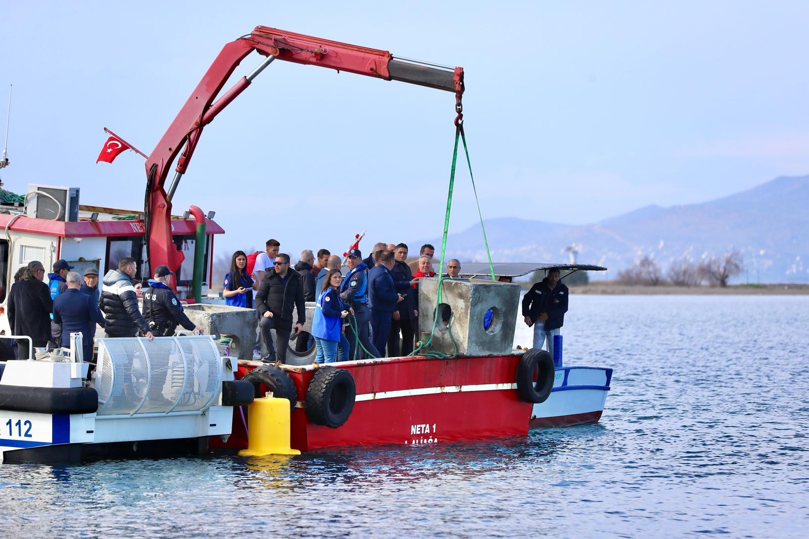Aliağa Körfezi’nde Deniz Yaşamına Yapay Resif Desteği