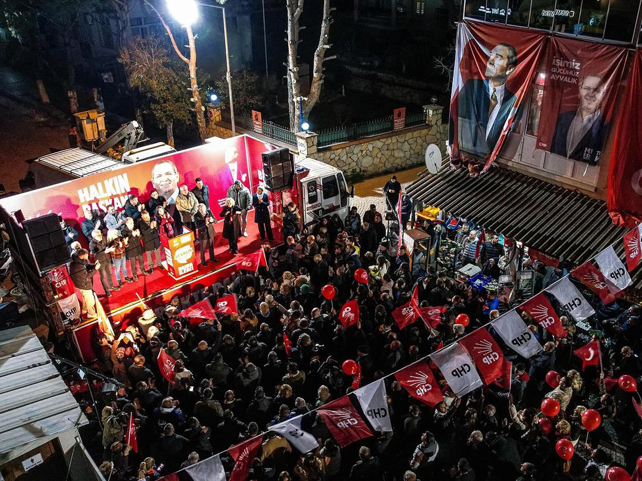 Ayvalık’ta Geleceğe Yürüyüş: CHP’nin Coşkulu Buluşması