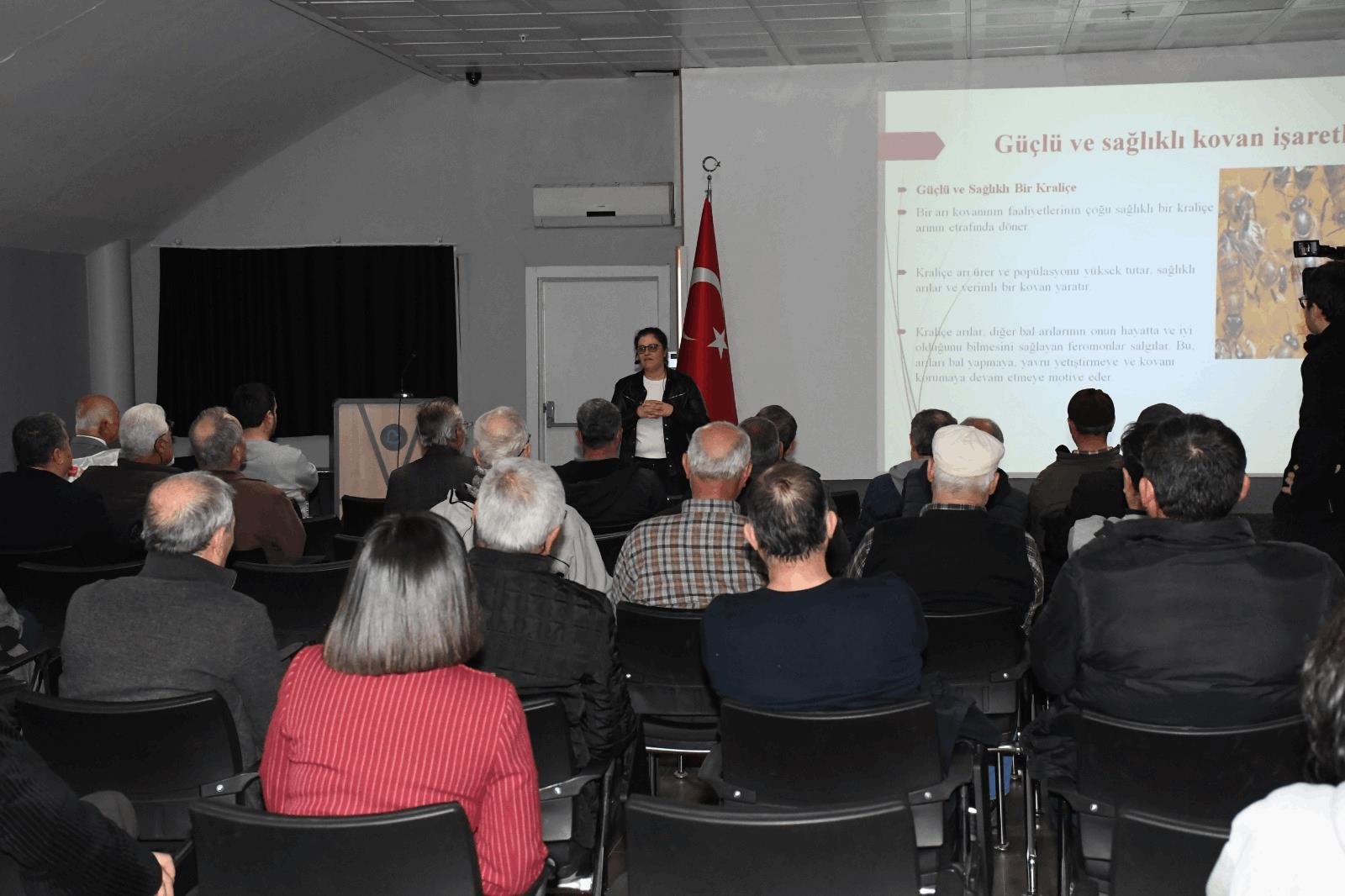 Balıkesir'de Arıcılık Sektörü İçin Büyük Adım: Uzmanlar Panelde Buluştu