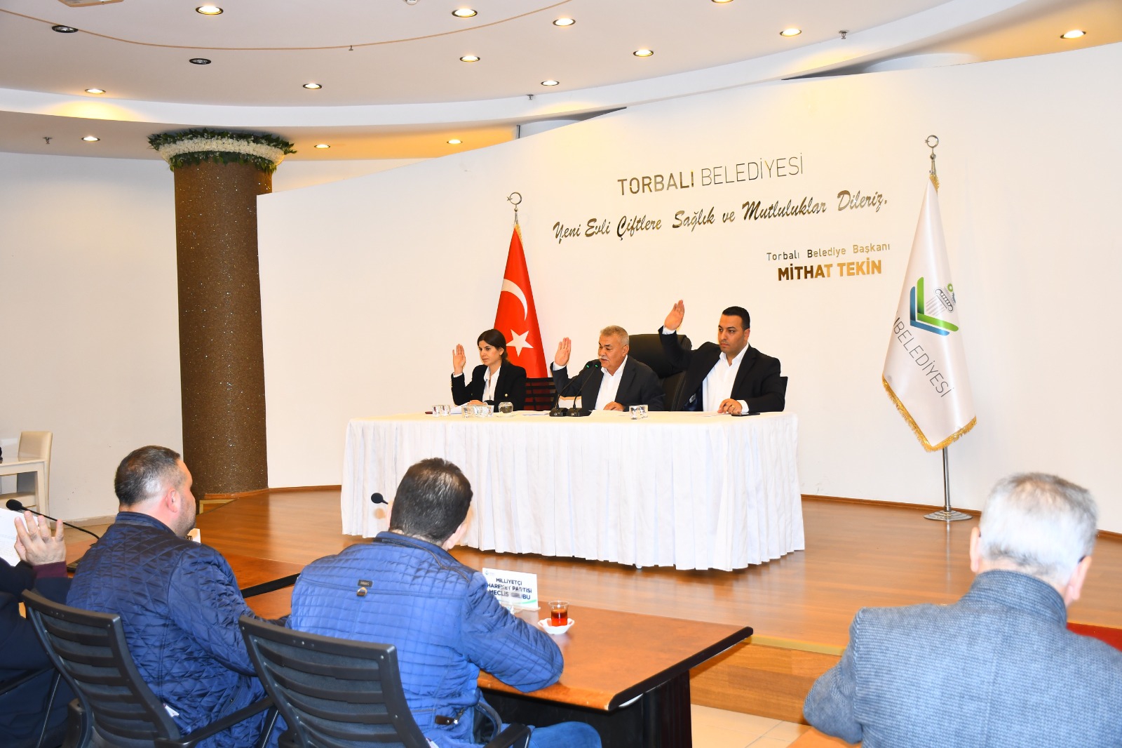 Başkan Tekin, adaylığını meclis toplantısında duyurdu