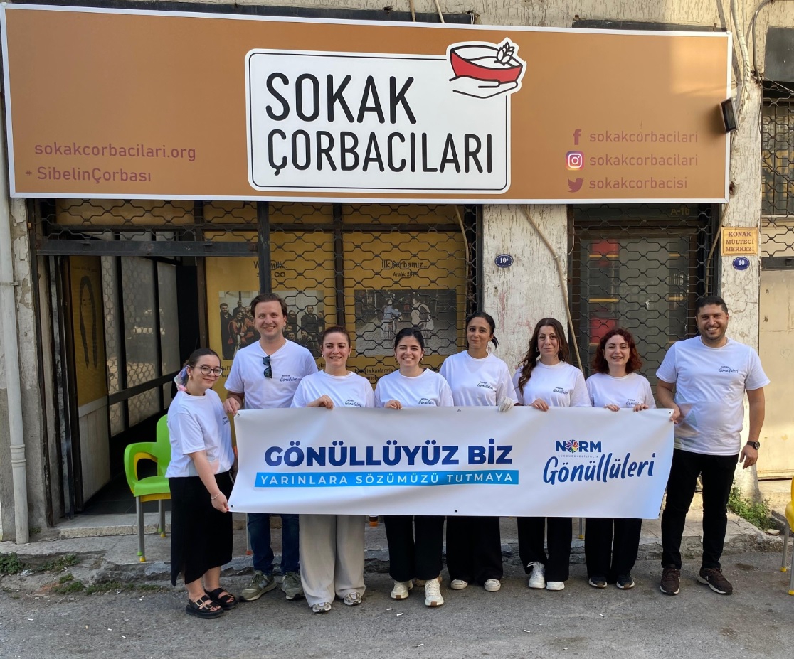 Bir Kase Umut Bin Kalbe Dokundu: Norm Gönüllüleri’nden İzmir’de Anlamlı Dayanışma