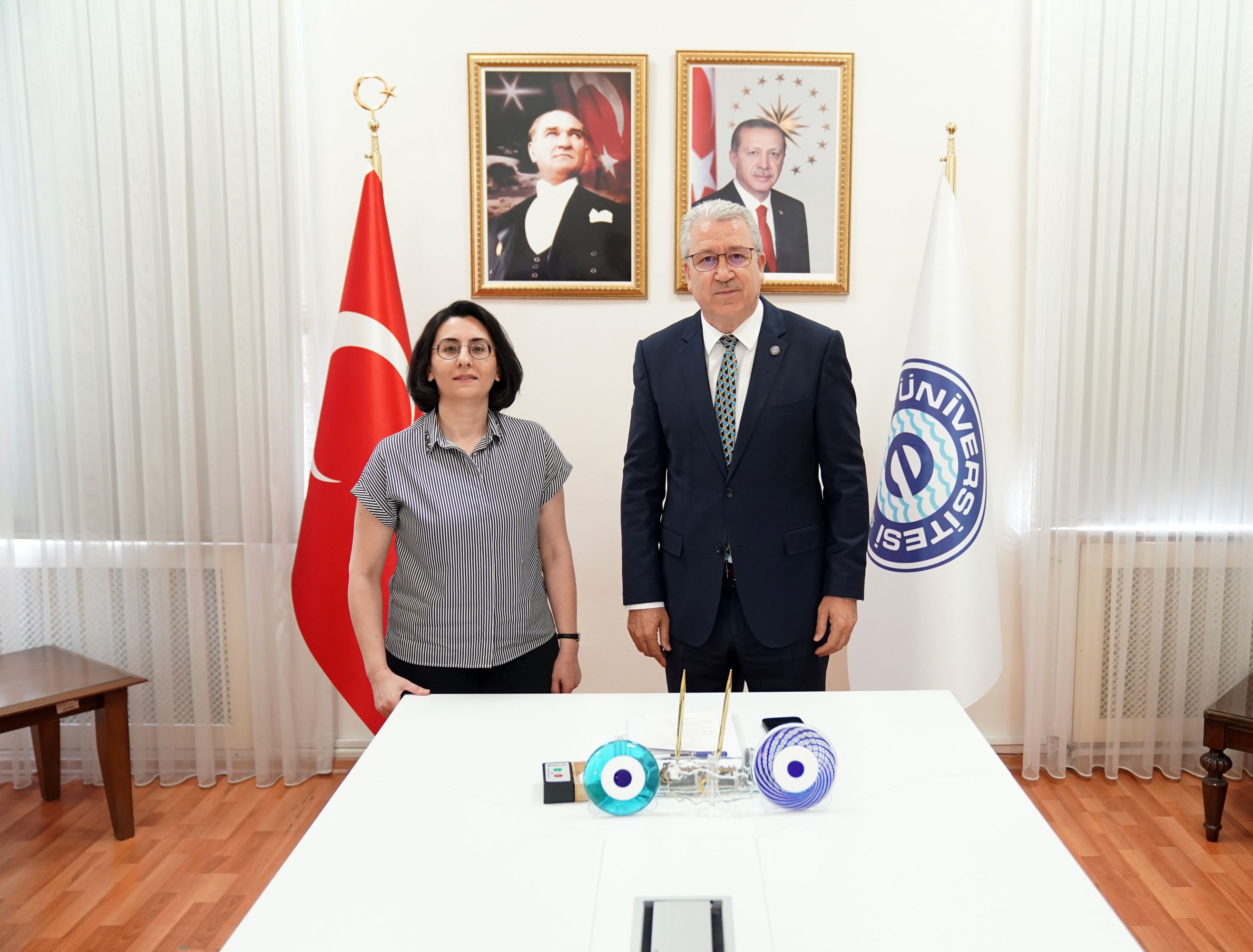 ChatGPT'nin Gizemli Kutusu: Ege Üniversitesi Araştırmacıları Metinlerin Söylem Analizini Yapıyor