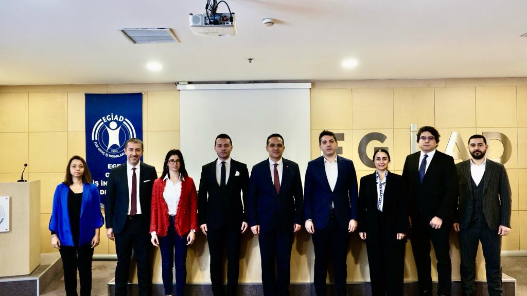 CHP’li Atila, EGİKAD Üyelerini Büyüledi: “İzmir’i Türkiye’nin Süper Ligi Yapacağım”