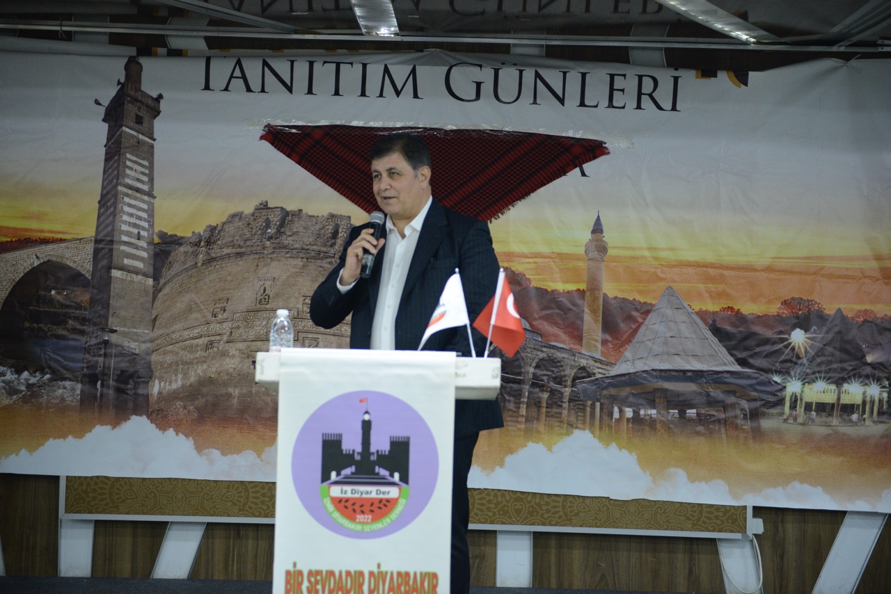 Ege Bölgesi Diyarbakır Dernekleri Federasyonu’ndan Birlik ve Beraberlik Gecesi