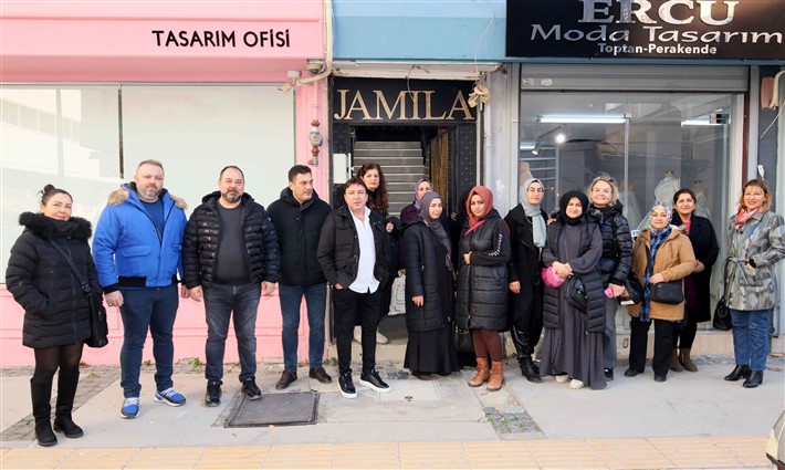 Gelinlik Sektörüne Altın İğne Dokunuşu