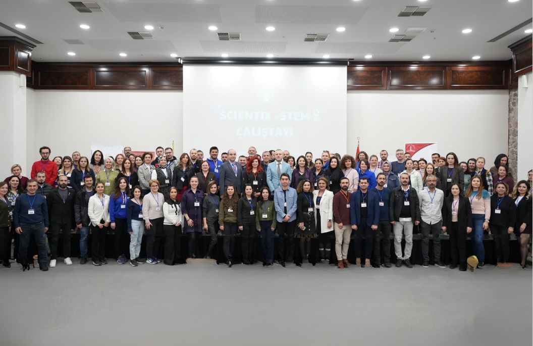 İzmir’de STEM Eğitimi Çalıştayı: Geleceğin Bilim İnsanları Yetişiyor