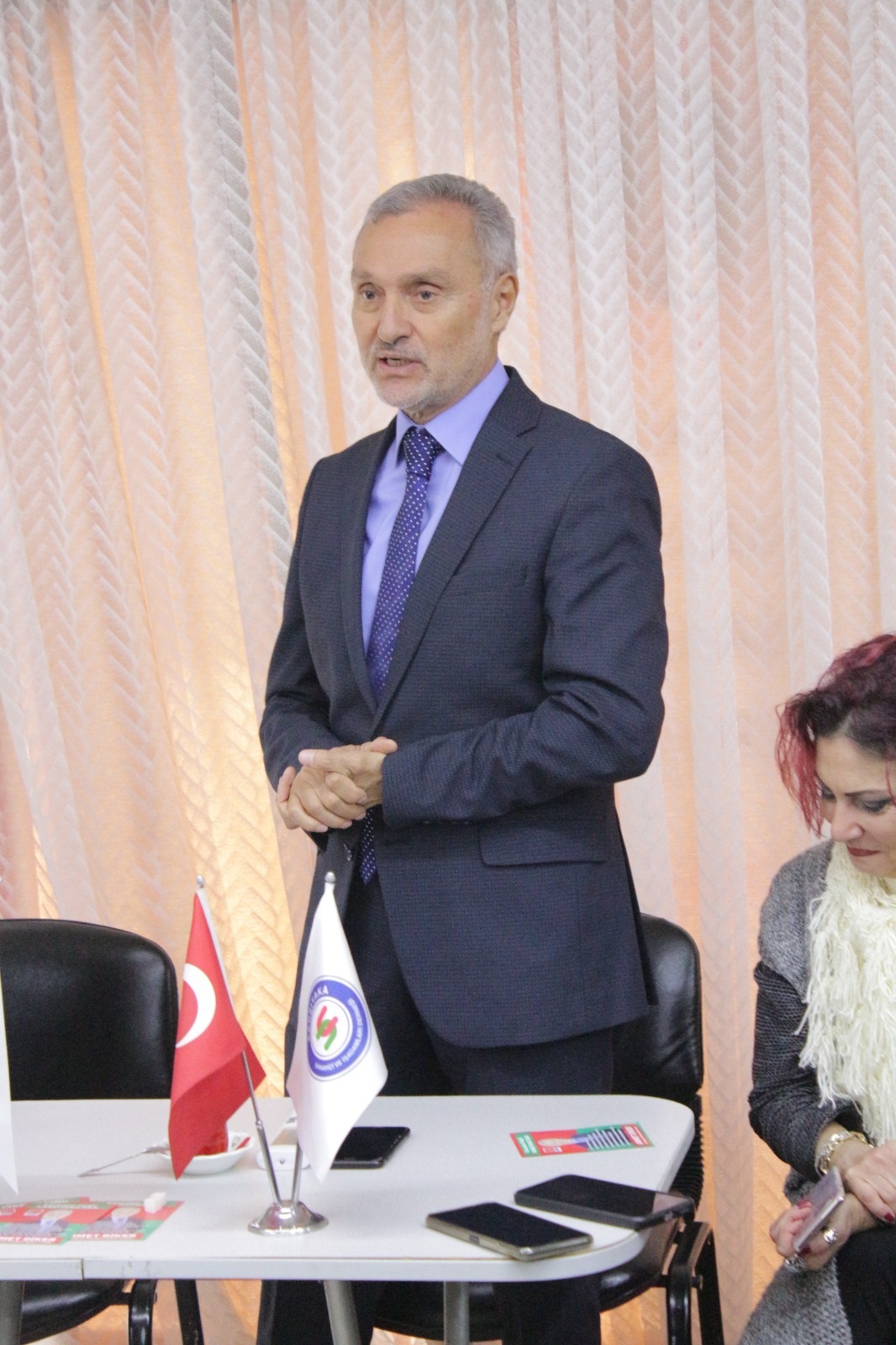 Karşıyaka Belediye Başkan Aday Adayı Ahmet Diker, KASİAD ve Kızılay’ı Ziyaret Etti