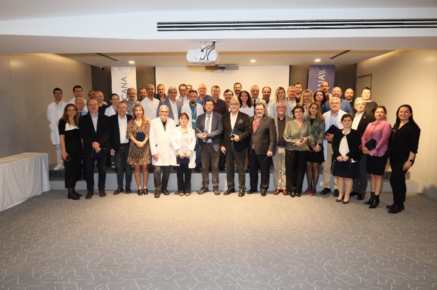 Medicana International İzmir Hastanesi, Tıp Bayramı'nda Doktorlarını Onurlandırdı