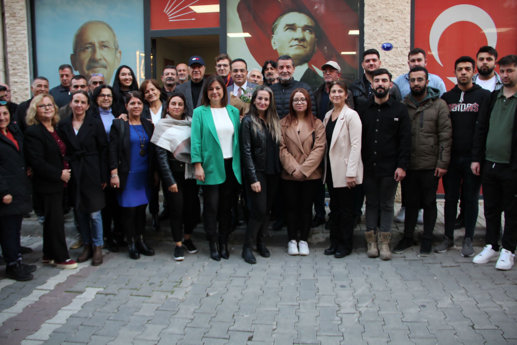 Olgun Atila’ya Narlıdere ve Balçova’dan tam destek