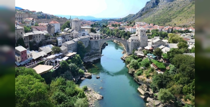 Savaşın, Direnişin ve Küllerinden Yeniden Doğan Mostar'ın Hikayesi