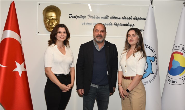 Türk Kadın Kaptanlar, Dünya Denizlerinde Lüks Gemileri Yönetiyor